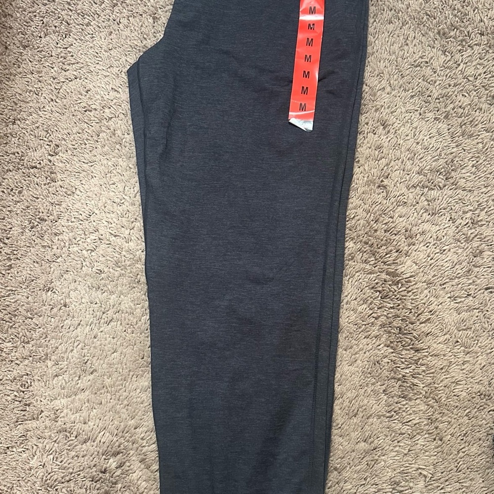 Kirkland Signature Women's lightweight Jogger medium
